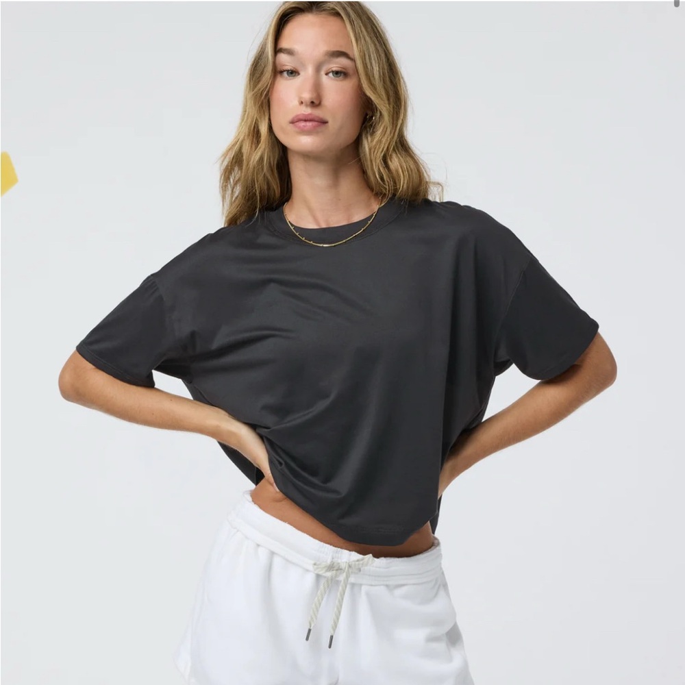 Vuori black Energy tee